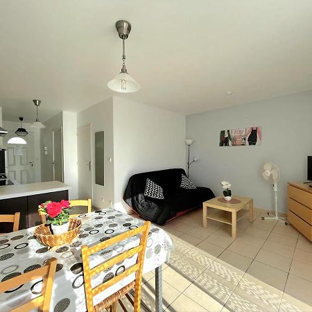 Logement Thermale Et De Tourisme Les Acacias 2 Jonzac Extérieur photo