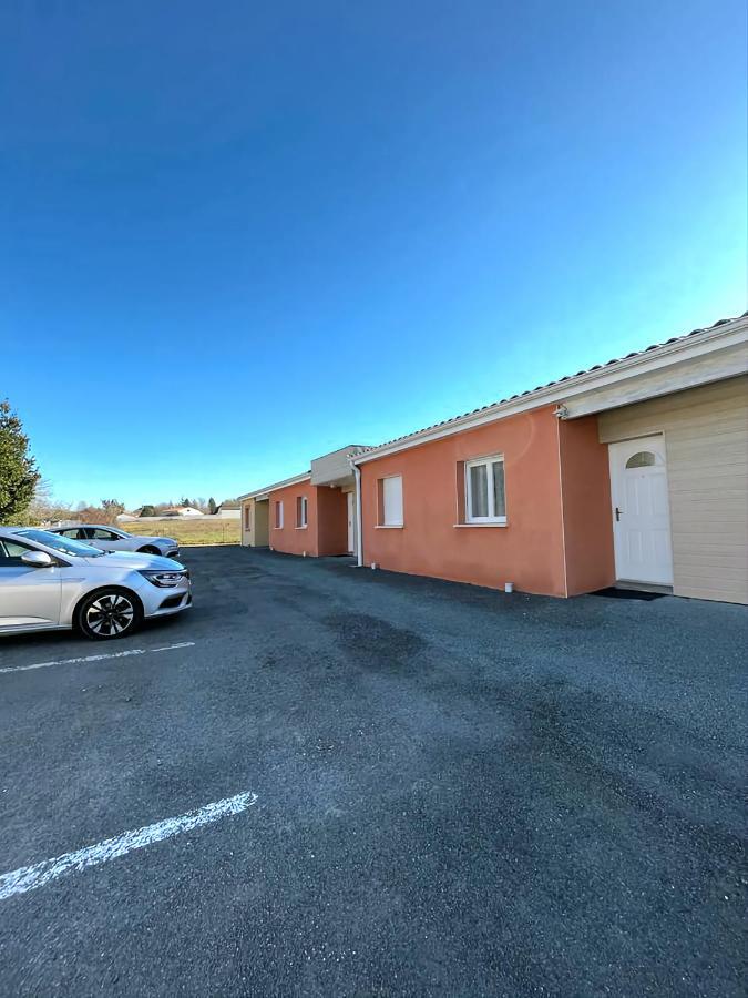 Logement Thermale Et De Tourisme Les Acacias 2 Jonzac Extérieur photo